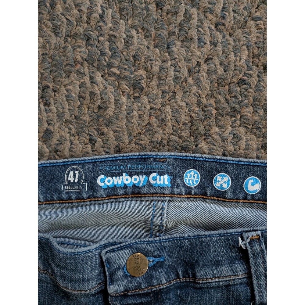 Wrangler Cowboy Cut Slim Fit Jeans Mens 38x30 Medium Wash Blue Denim 936DEN - Picture 2 of 7